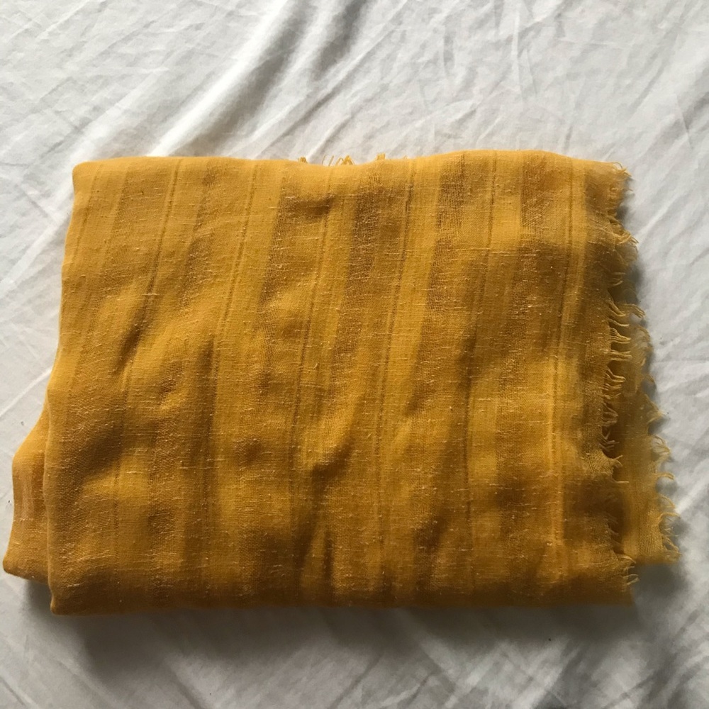 Beautiful yellow scarf from italy